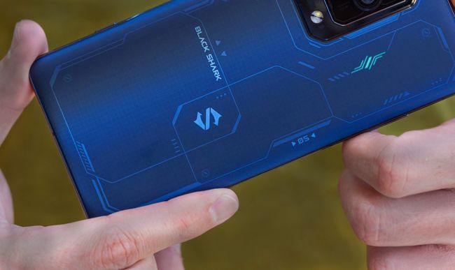 Black-Shark-Header
